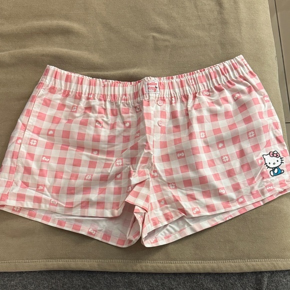 Hello Kitty Pants - Hello Kitty Pink Gingham Women's Shorts